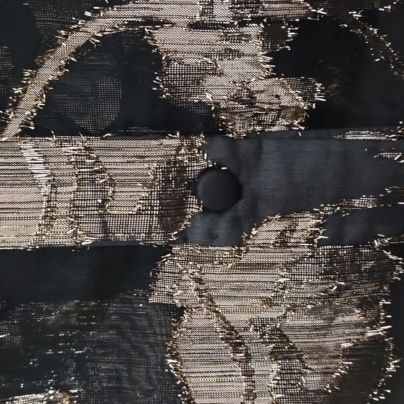 Metallic Flroal Blouse - Picture 7 of 9